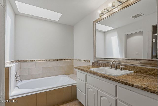 1057 LOS JARDINES Circle, El Paso, TX 79912