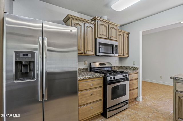 1057 LOS JARDINES Circle, El Paso, TX 79912