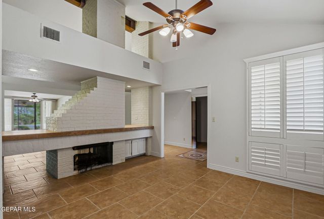 1057 LOS JARDINES Circle, El Paso, TX 79912