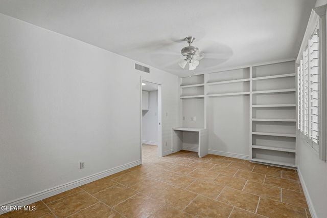 1057 LOS JARDINES Circle, El Paso, TX 79912