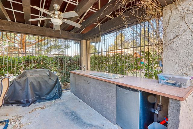 1057 LOS JARDINES Circle, El Paso, TX 79912