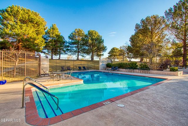 1057 LOS JARDINES Circle, El Paso, TX 79912