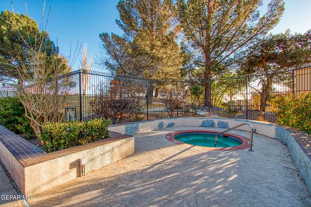 1057 LOS JARDINES Circle, El Paso, TX 79912
