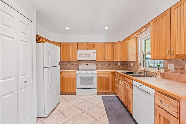 79 BROADMOOR CIRCLE, Ormond Beach, FL 32174