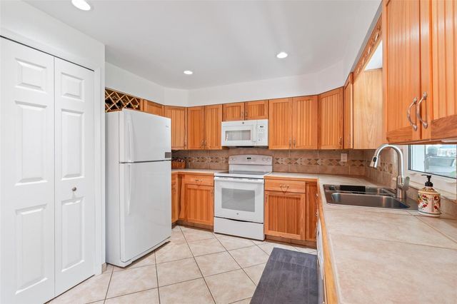 79 BROADMOOR CIRCLE, Ormond Beach, FL 32174