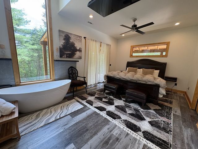 40 Whispering Lane, Blue Ridge, GA 30513