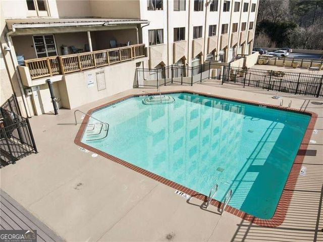 2479 Peachtree Road NE 217, Atlanta, GA 30305