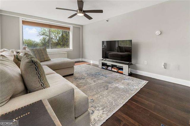 2479 Peachtree Road NE 217, Atlanta, GA 30305