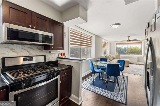 2479 Peachtree Road NE 217, Atlanta, GA 30305