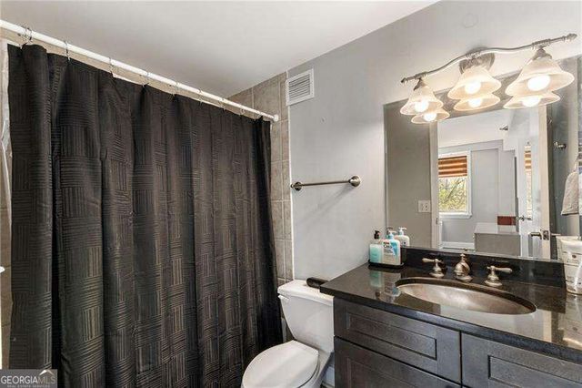 2479 Peachtree Road NE 217, Atlanta, GA 30305