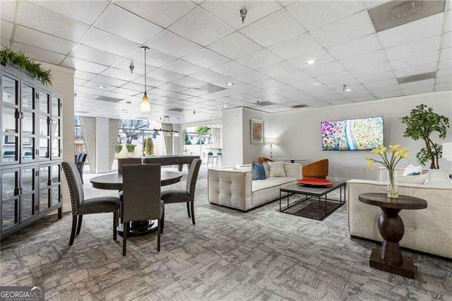 2479 Peachtree Road NE 217, Atlanta, GA 30305