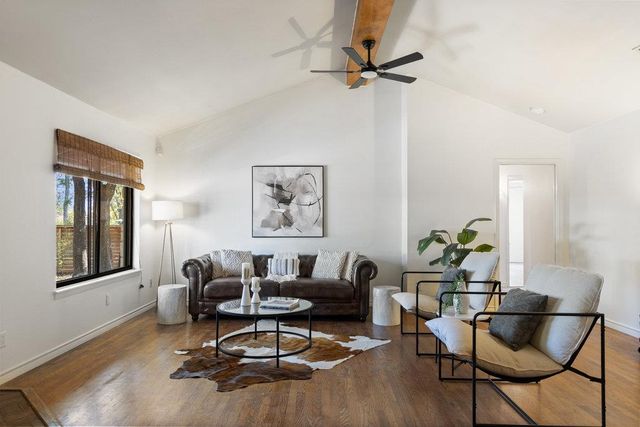 2008 Matthews LN, Austin, TX 78745