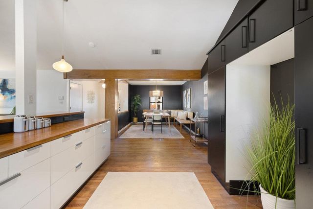 2008 Matthews LN, Austin, TX 78745