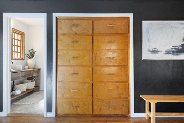 2008 Matthews LN, Austin, TX 78745