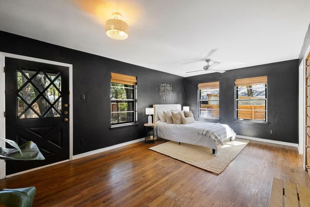 2008 Matthews LN, Austin, TX 78745