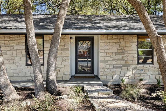 2008 Matthews LN, Austin, TX 78745