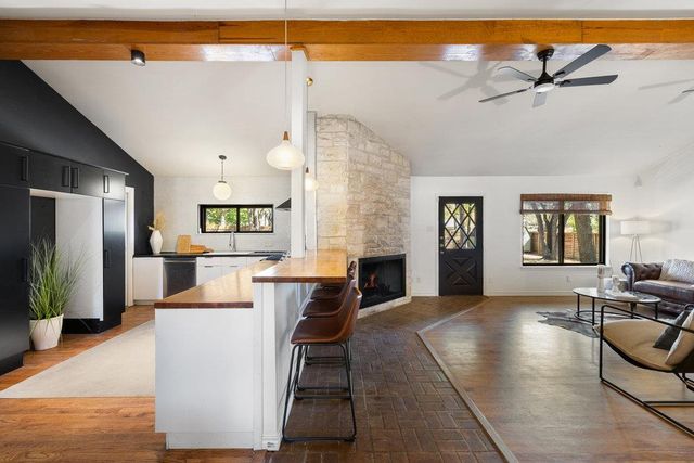 2008 Matthews LN, Austin, TX 78745