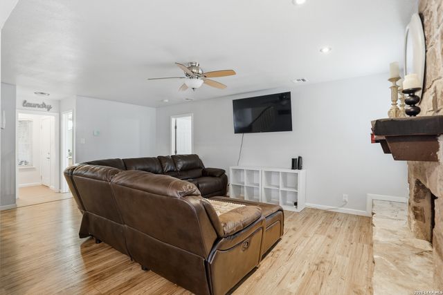 12302 Capeswood, San Antonio, TX 78249