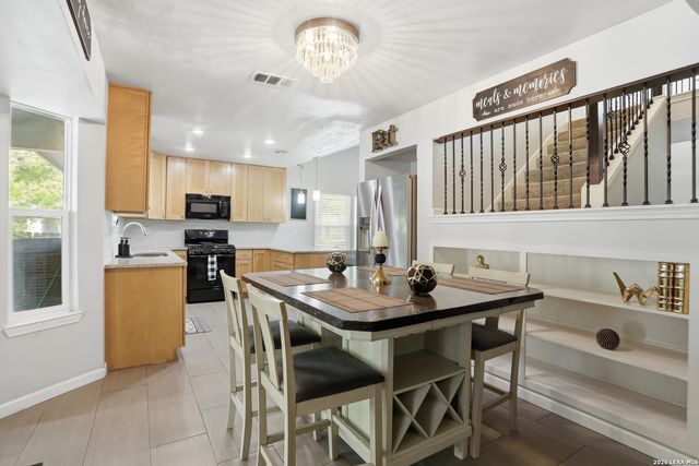 12302 Capeswood, San Antonio, TX 78249