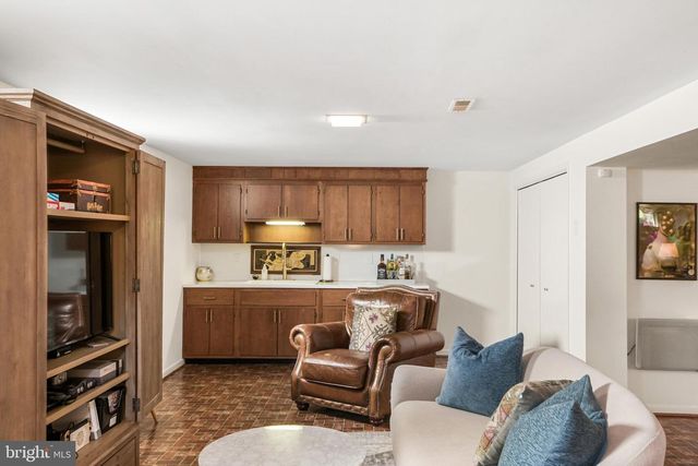 8010 MEADOWVIEW DR, Frederick, MD 21702