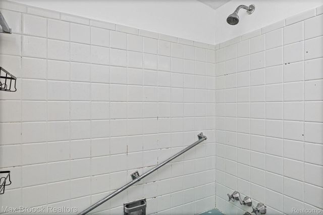 24601 Ridgedale Street, Oak Park, MI 48237