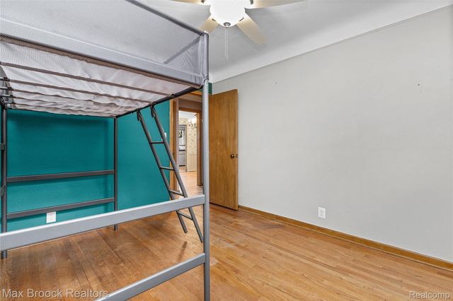 24601 Ridgedale Street, Oak Park, MI 48237