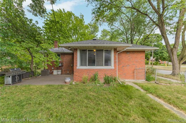 24601 Ridgedale Street, Oak Park, MI 48237