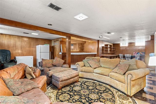 24601 Ridgedale Street, Oak Park, MI 48237
