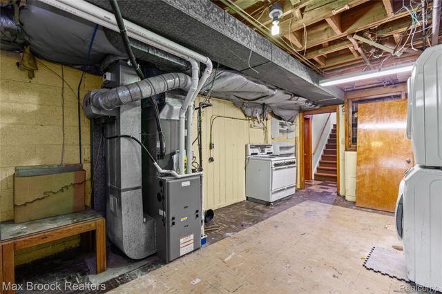 24601 Ridgedale Street, Oak Park, MI 48237