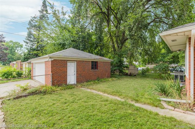 24601 Ridgedale Street, Oak Park, MI 48237