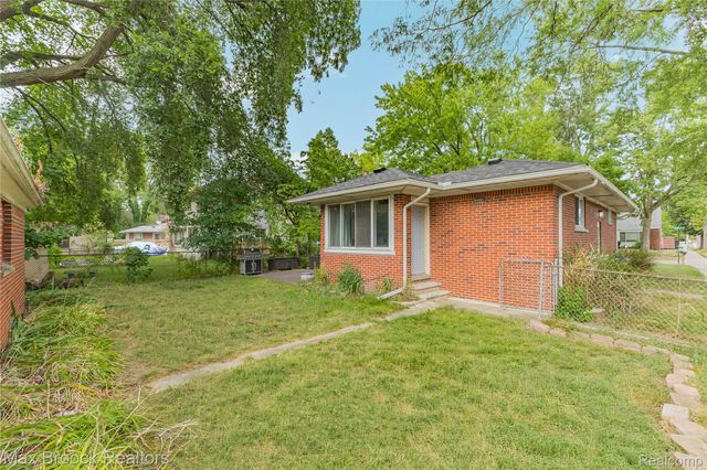 24601 Ridgedale Street, Oak Park, MI 48237