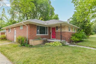 24601 Ridgedale Street, Oak Park, MI 48237