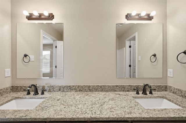 131 Sunburst Court, Weatherford, TX 76087