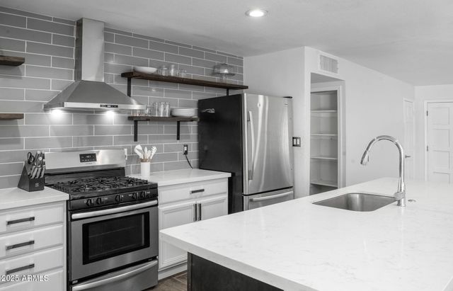 2309 W WOOD Drive, Phoenix, AZ 85029