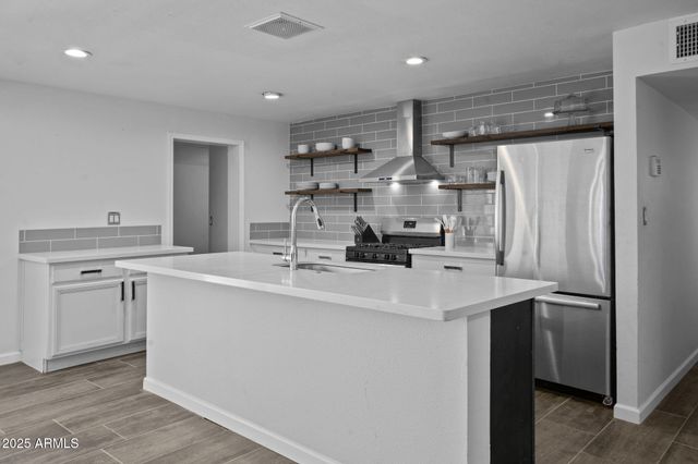 2309 W WOOD Drive, Phoenix, AZ 85029