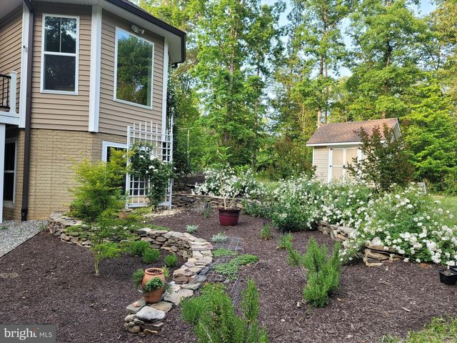 7026 BARCLAY DR, Fredericksburg, VA 22407