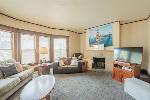 1010 S Farwell Street #1010, Eau Claire, WI 54701