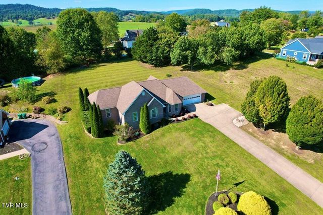 32482 Spring Crest Drive, Glade Spring, VA 24340