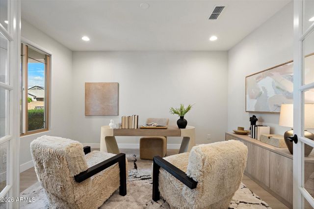 21111 N 61ST Street, Phoenix, AZ 85054