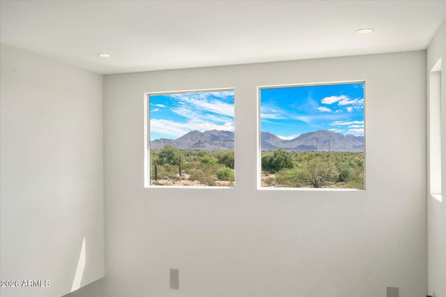 21111 N 61ST Street, Phoenix, AZ 85054