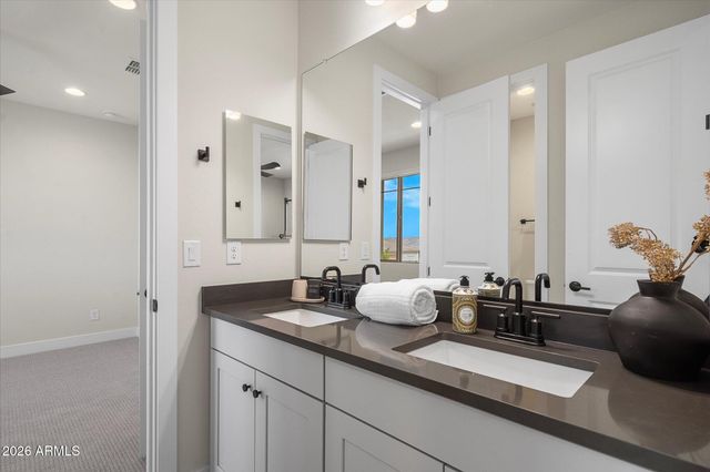 21111 N 61ST Street, Phoenix, AZ 85054
