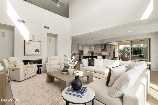 21111 N 61ST Street, Phoenix, AZ 85054