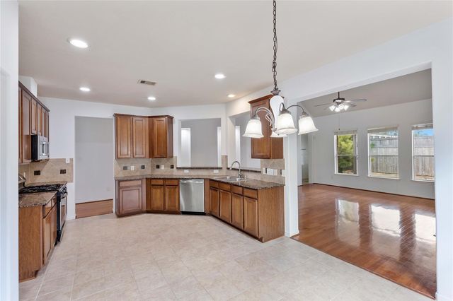 21579 Tims Harbor Dr Drive, Kingwood, TX 77339