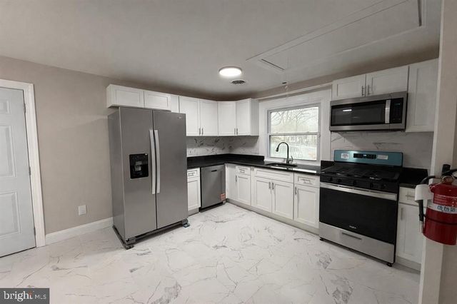 6315 LANCE AVE, Mays Landing, NJ 08330