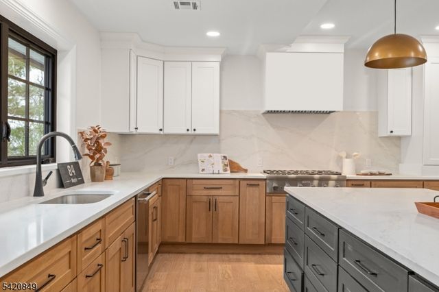 84 Maple St, Millburn Twp., NJ 07041