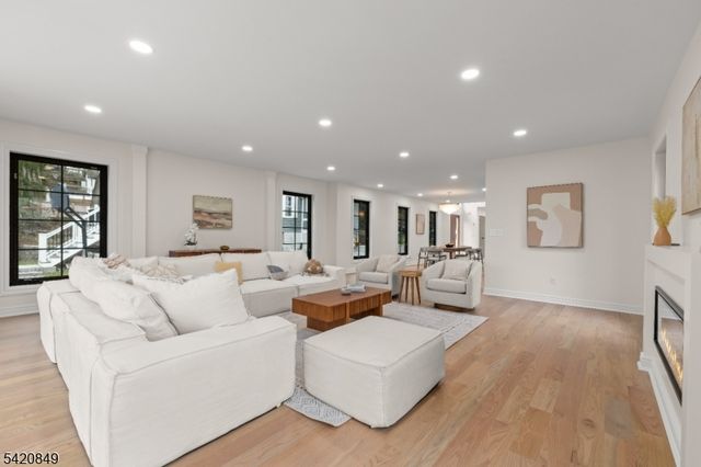 84 Maple St, Millburn Twp., NJ 07041