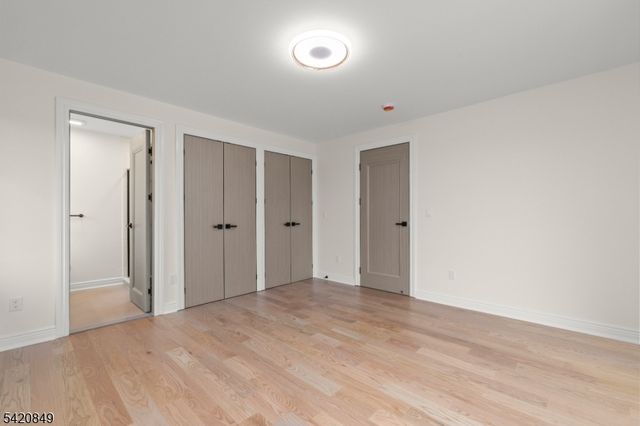 84 Maple St, Millburn Twp., NJ 07041