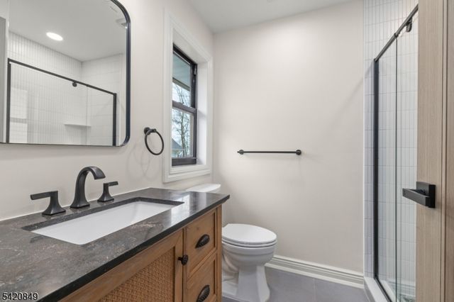 84 Maple St, Millburn Twp., NJ 07041