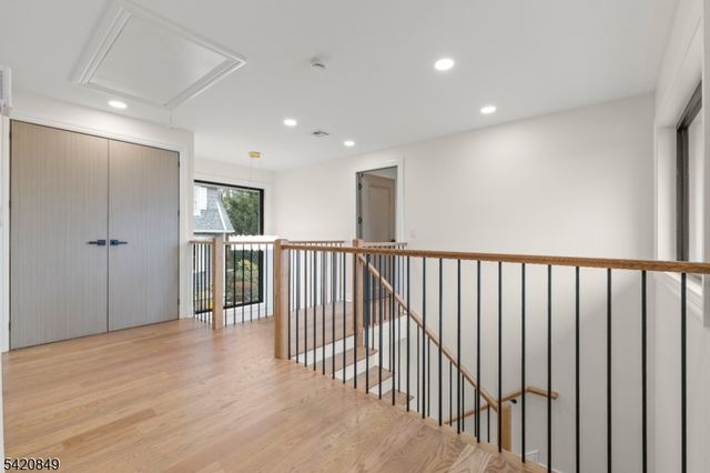 84 Maple St, Millburn Twp., NJ 07041