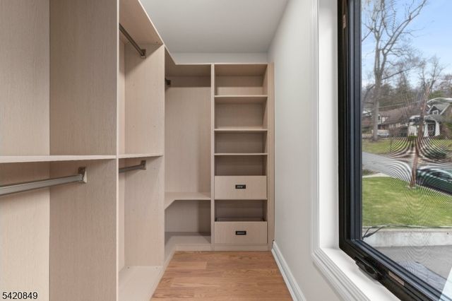 84 Maple St, Millburn Twp., NJ 07041